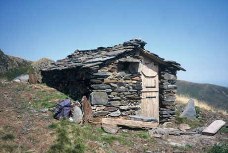 Une cabane d'estives dans les Pyrénées Une cabane d'estives dans les Pyrénées
